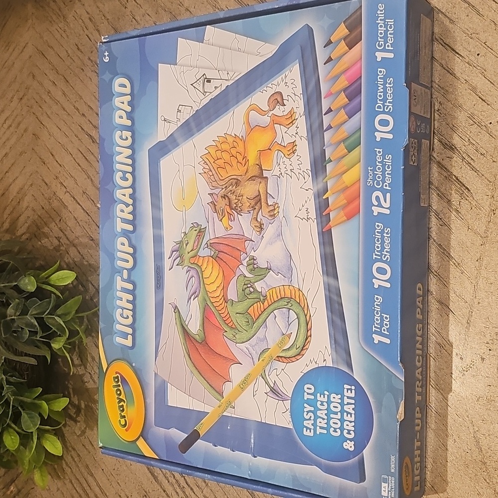 Crayola Light-Up Tracing Pad with Colored Pencils NWT